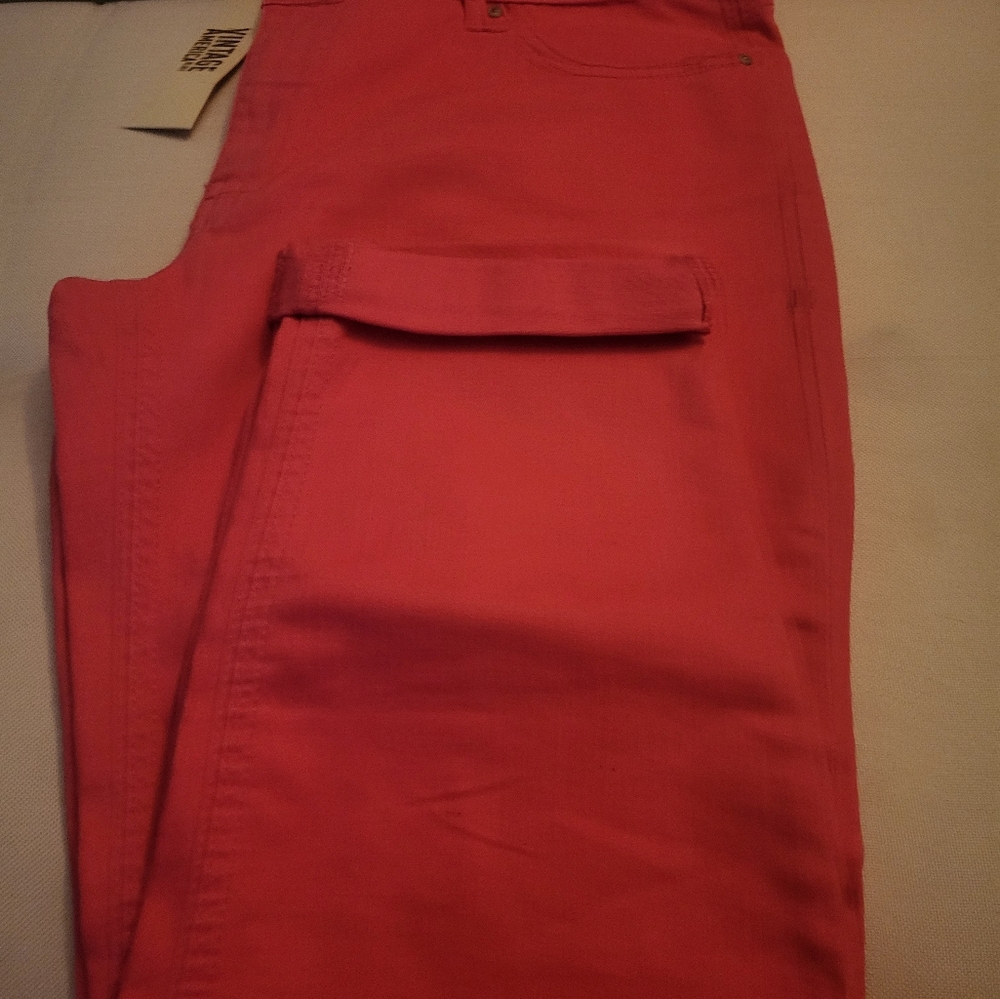 Pink Weekend crop relax waist Tapered leg girls pant..Size 10/30 Vintage Americs